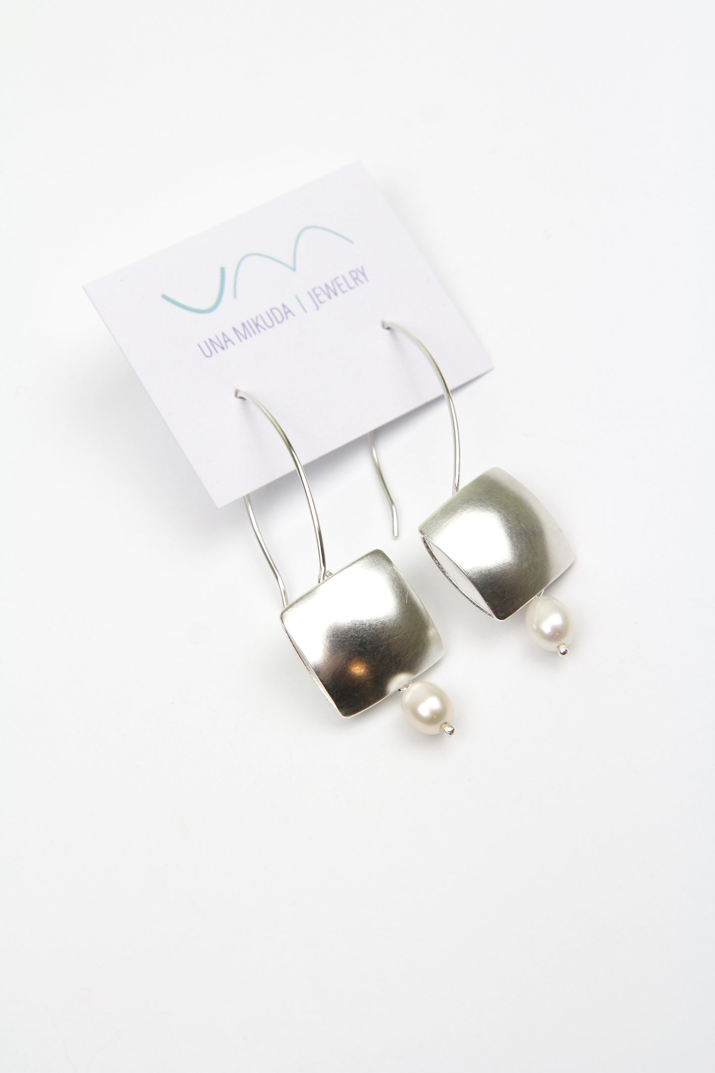 Silver Pillow Dangle Earrings With Pearl