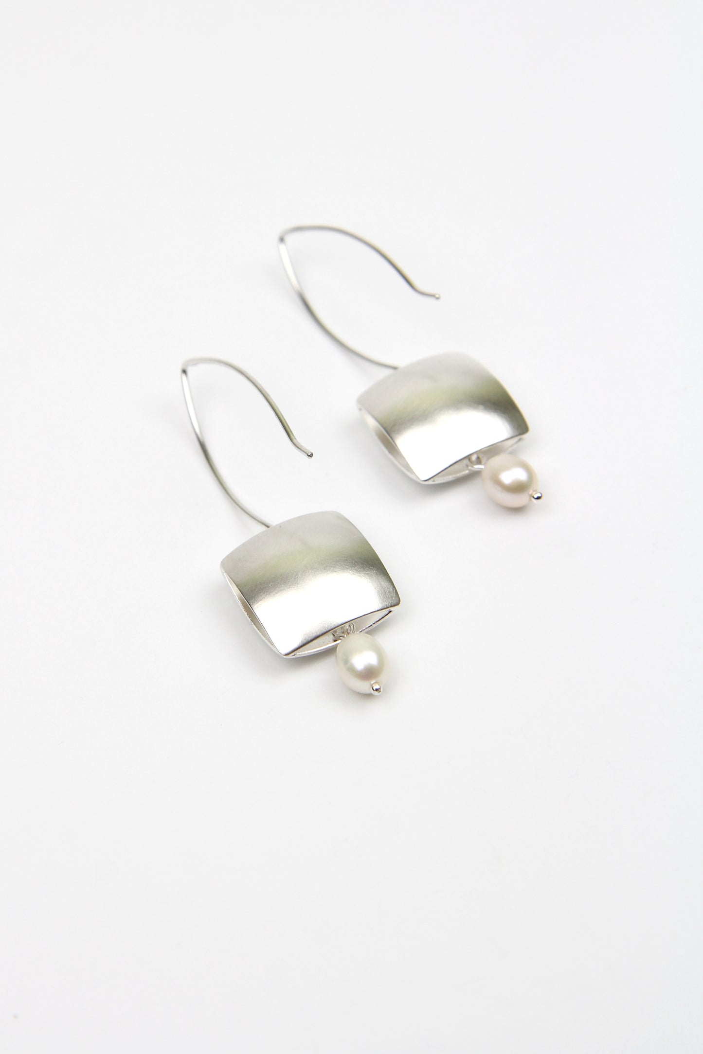 Silver Pillow Dangle Earrings With Pearl