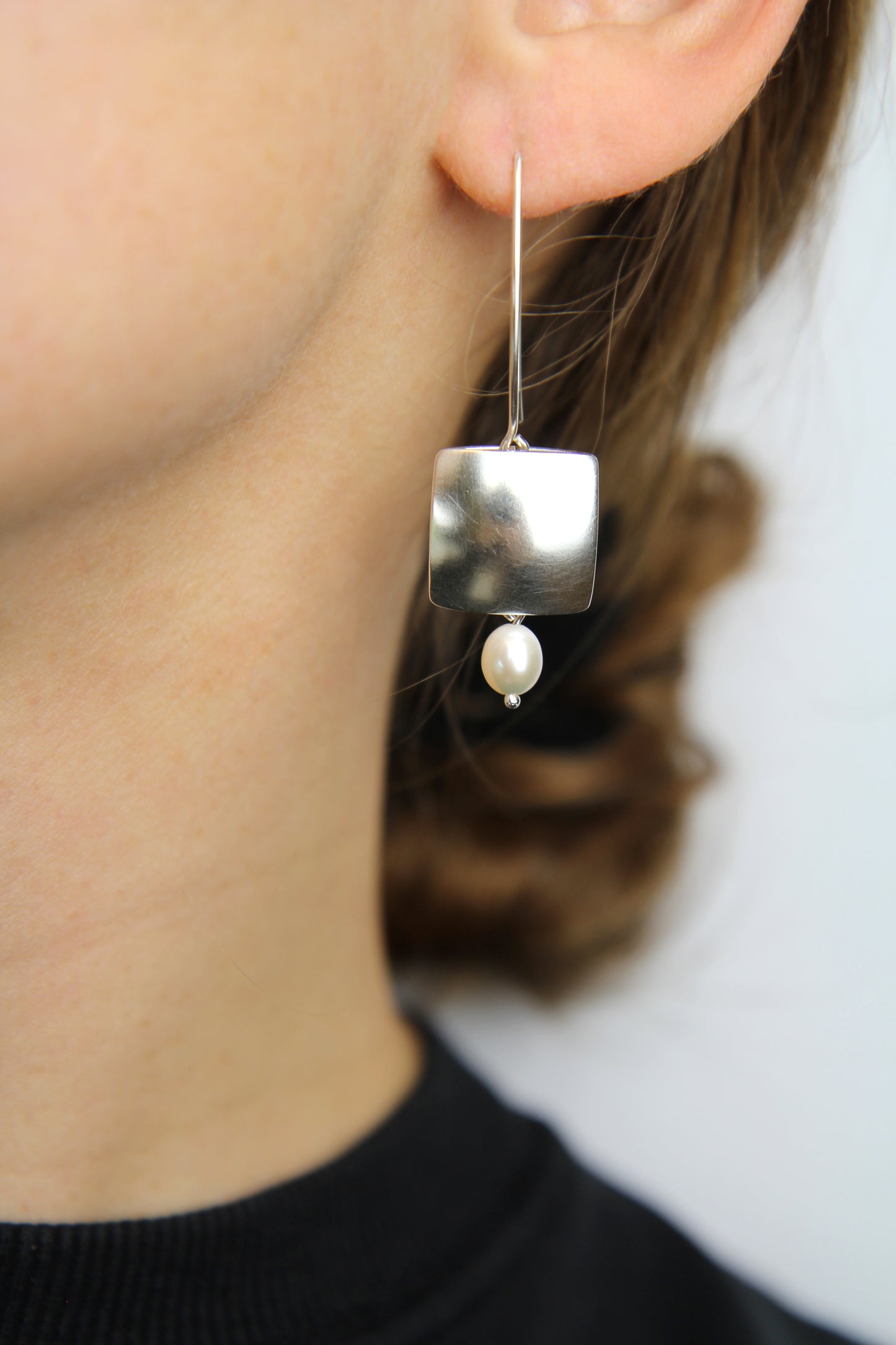 Silver Pillow Dangle Earrings With Pearl