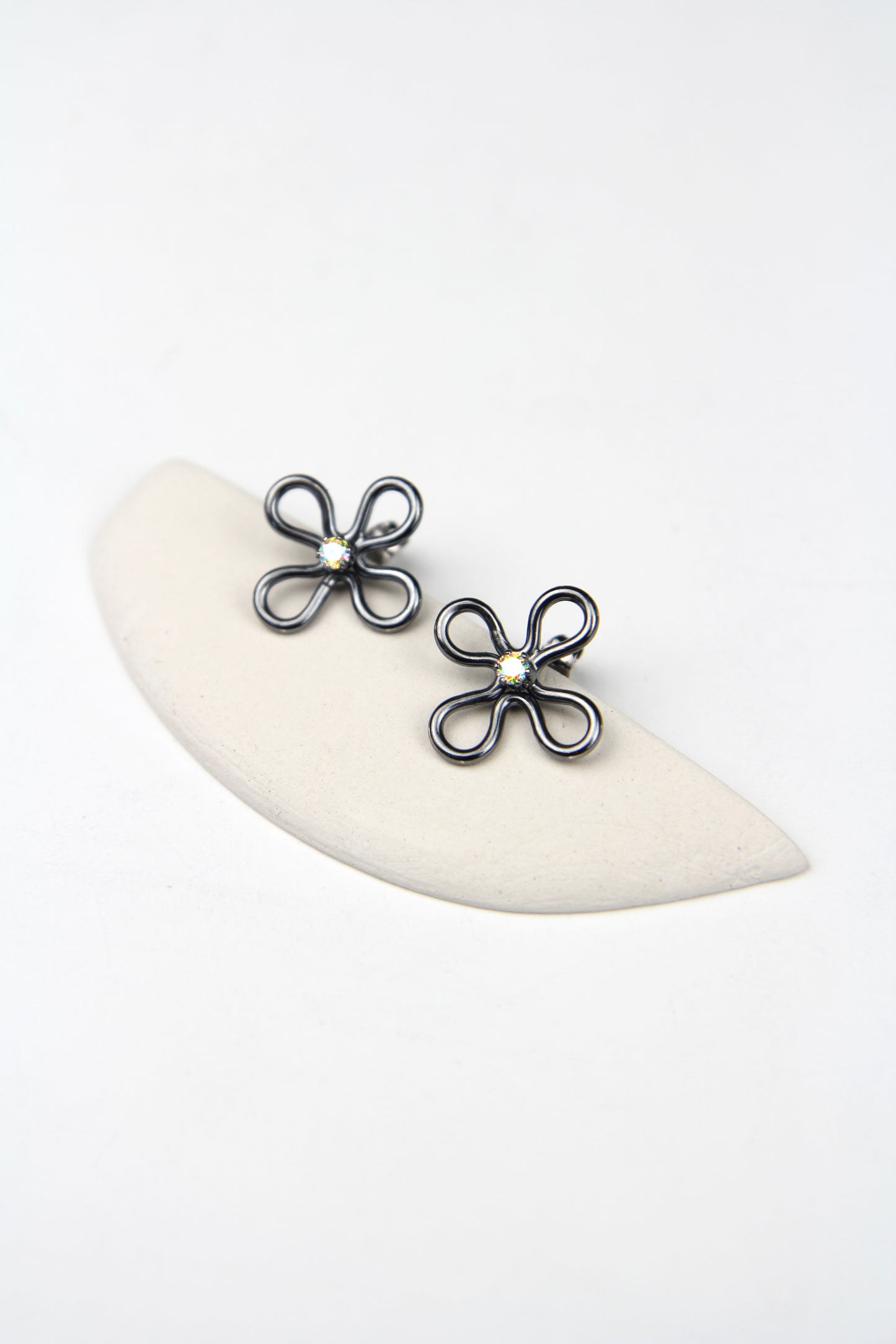 Dark Silver Clover Earrings With Zircon