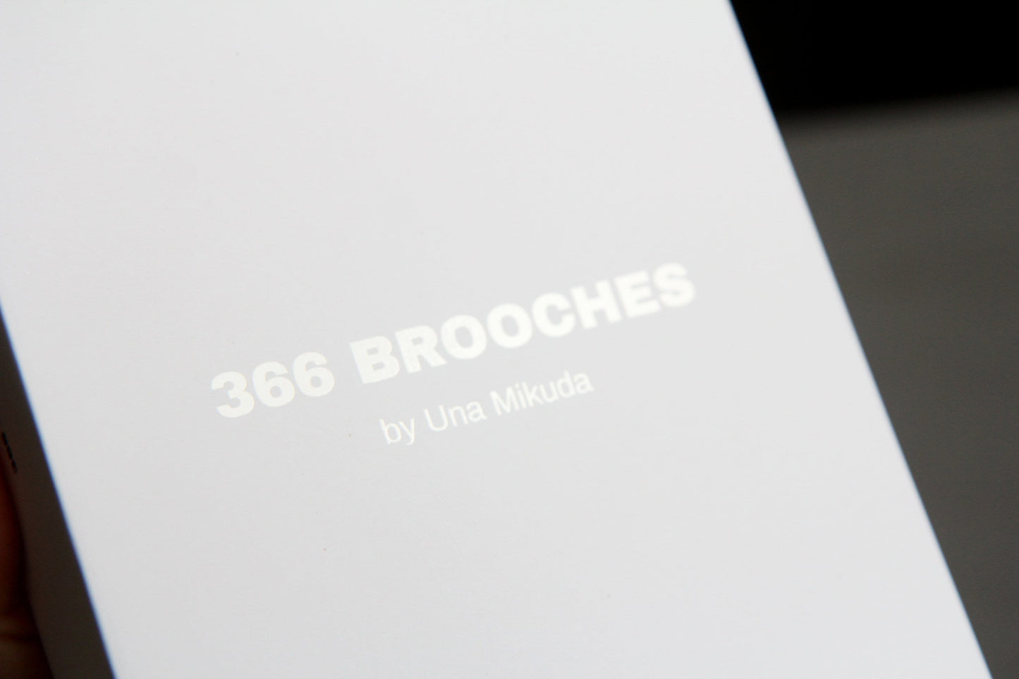 Exclusive! Limited edition jewelry book "366 BROOCHES by Una Mikuda"