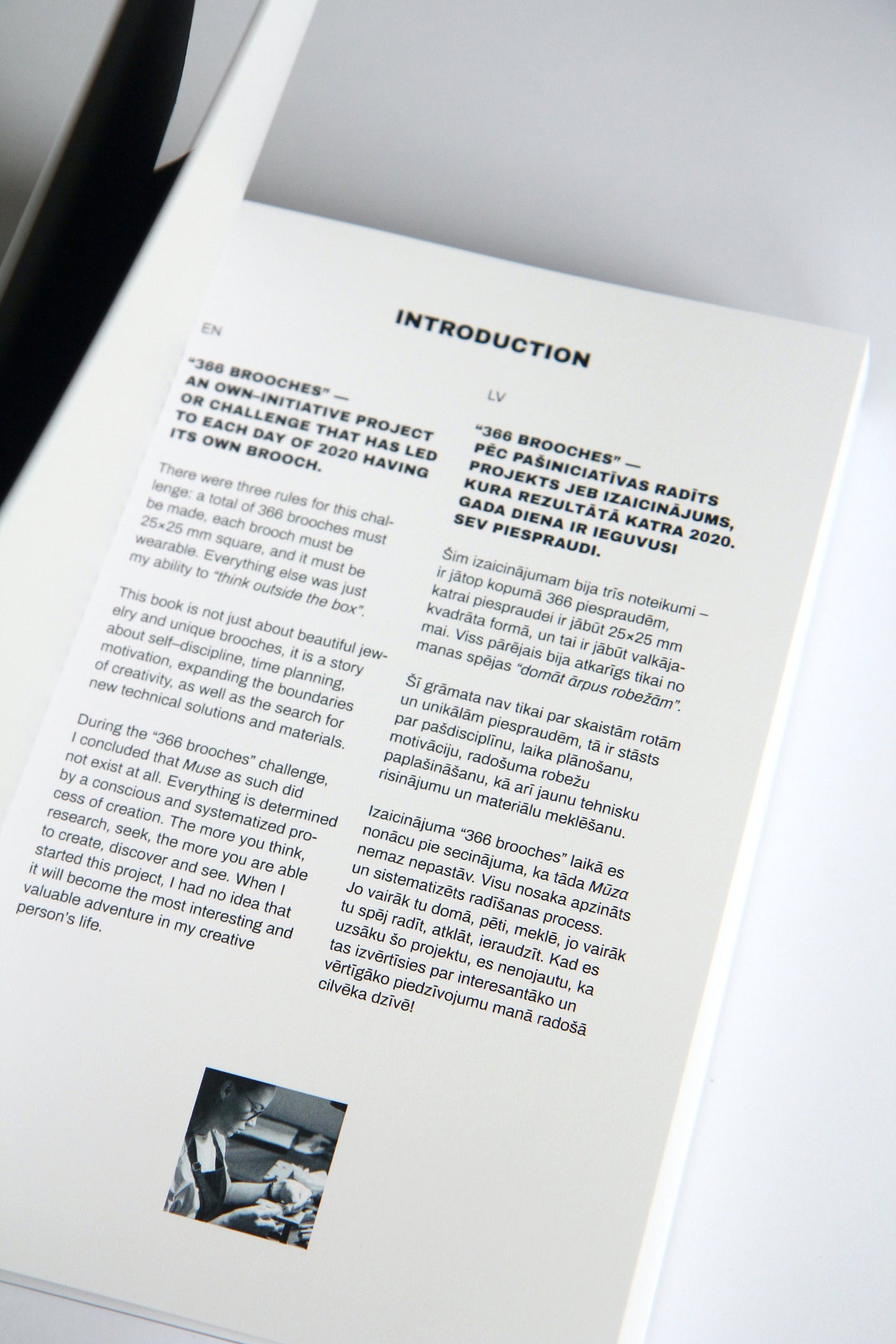 Exclusive! Limited edition jewelry book "366 BROOCHES by Una Mikuda"