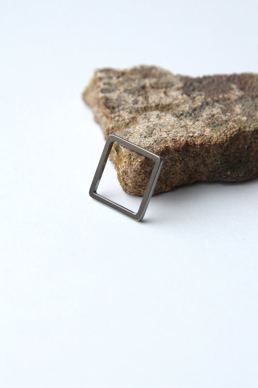 Fine Black Silver Square Ring