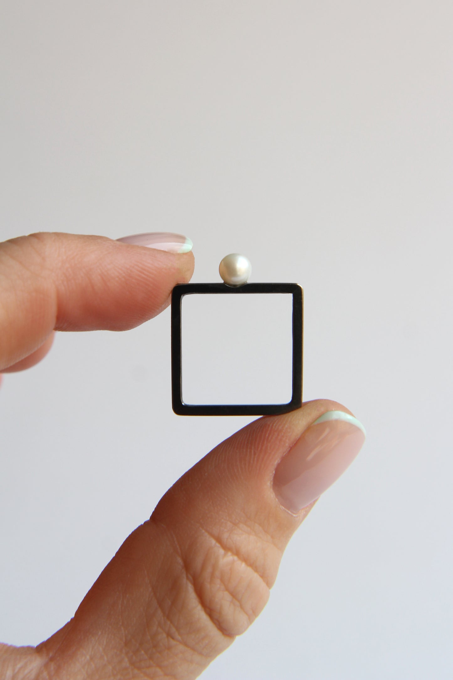 Black Fine Silver Square Ring With Pearl