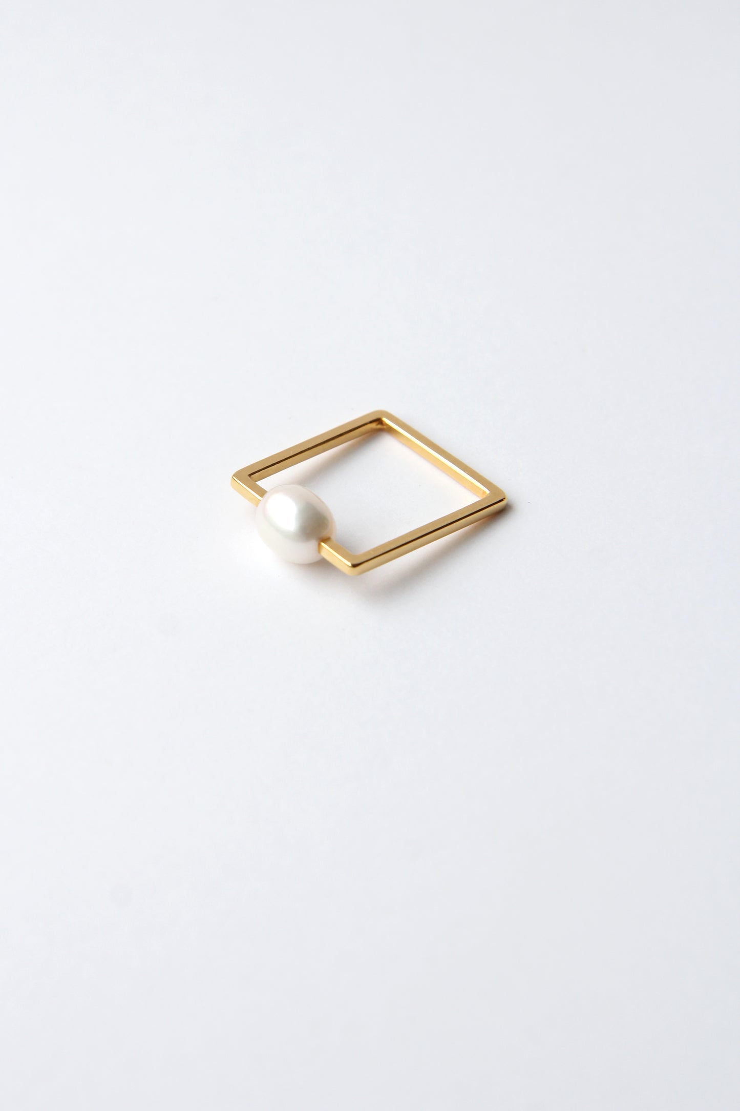 Fine Gold-plated Silver Square Ring with Pearl