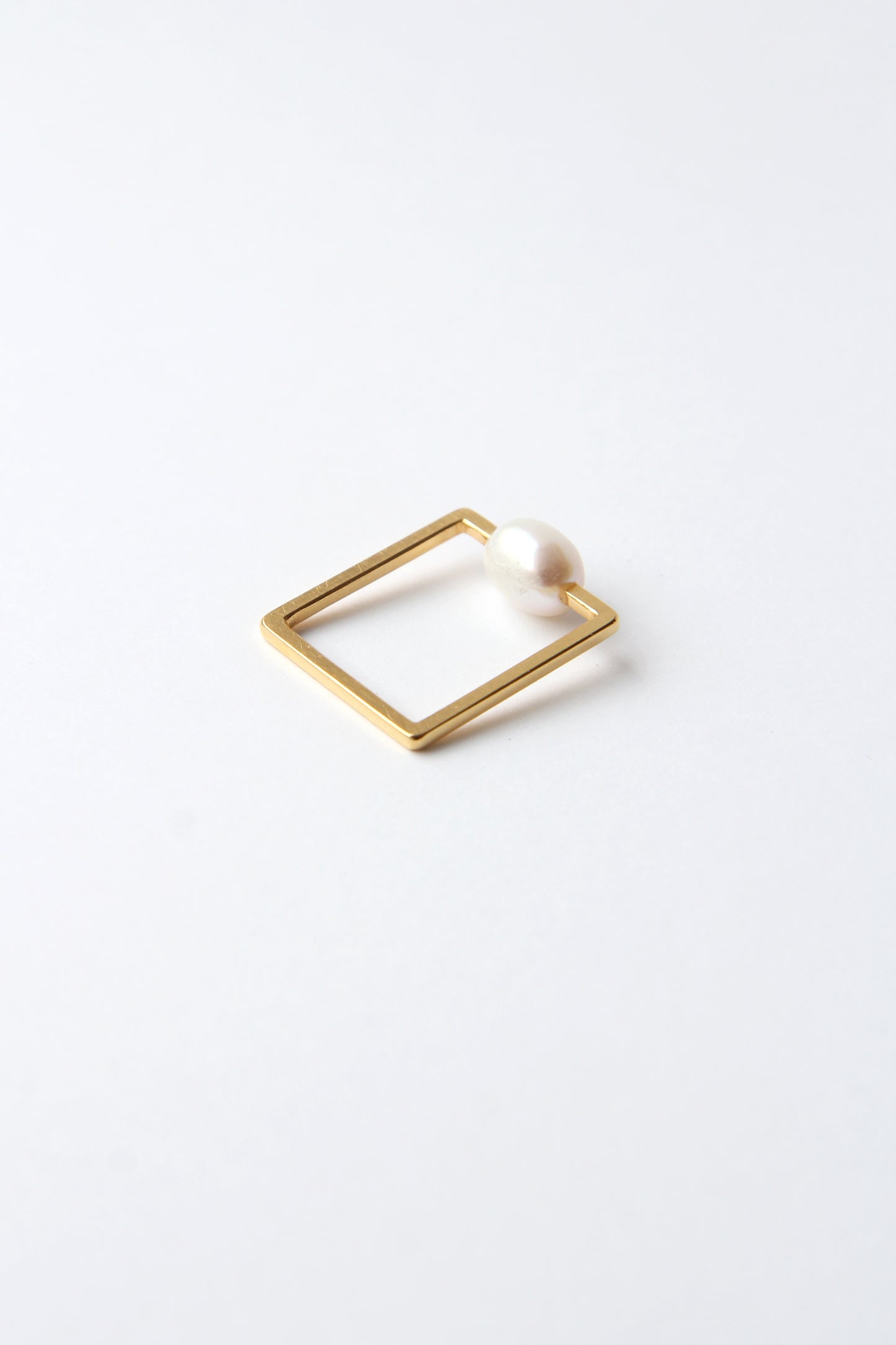 Fine Gold-plated Silver Square Ring with Pearl