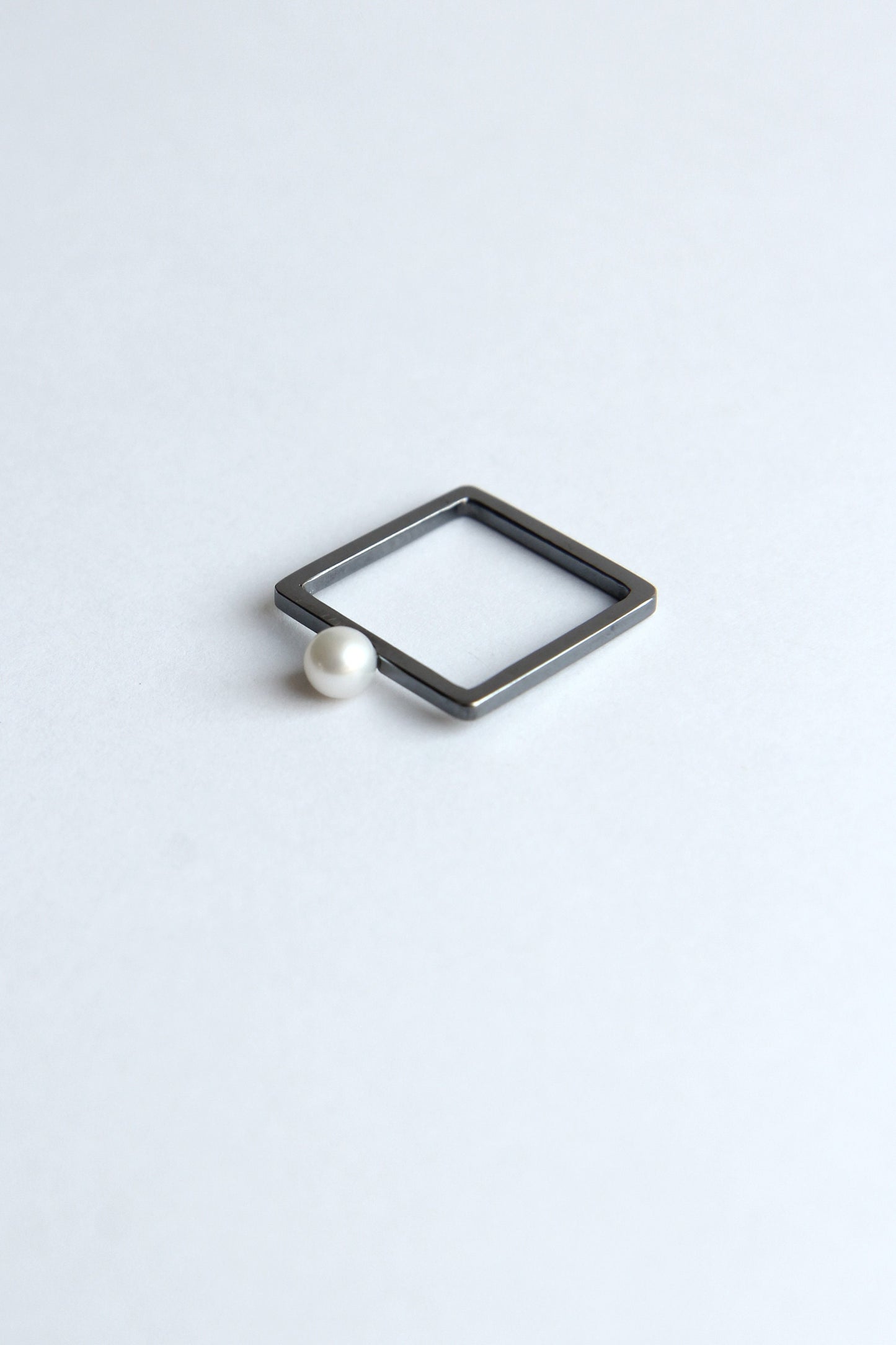 Black Fine Silver Square Ring With Pearl